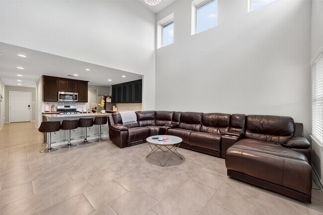 Building Photo - 8007 Carillon Way