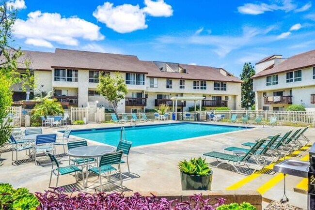 Building Photo - Beautiful 2 Bed/2 Bath Condo for Rent in Mission Verde!