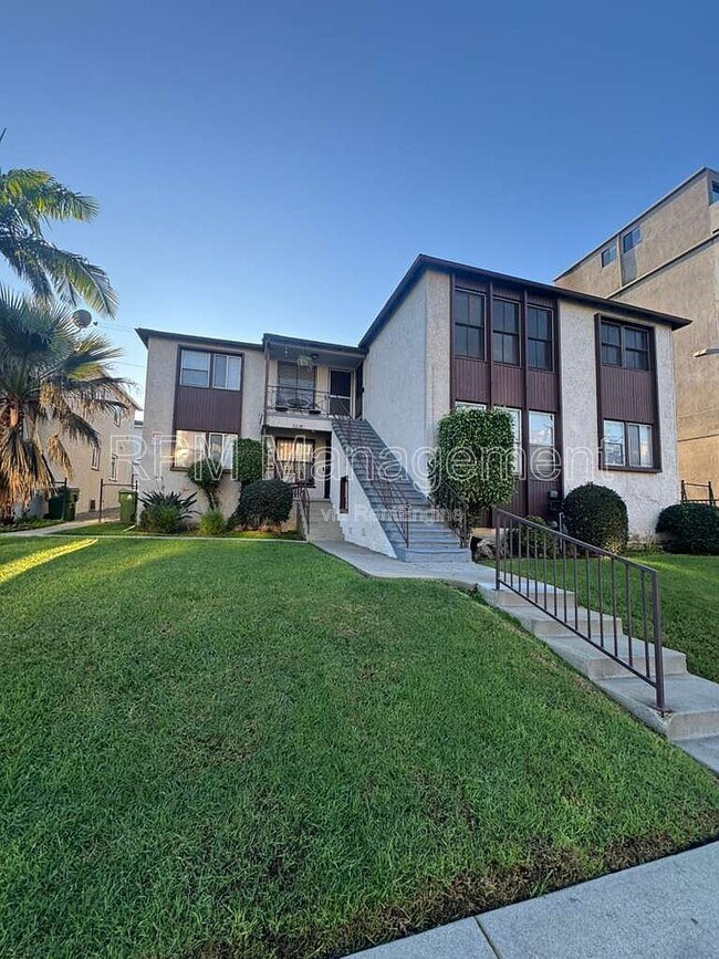 Building Photo - 7030 La Tijera Blvd