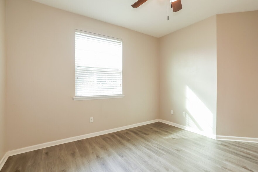 Building Photo - 3041 Holly Grove Lane