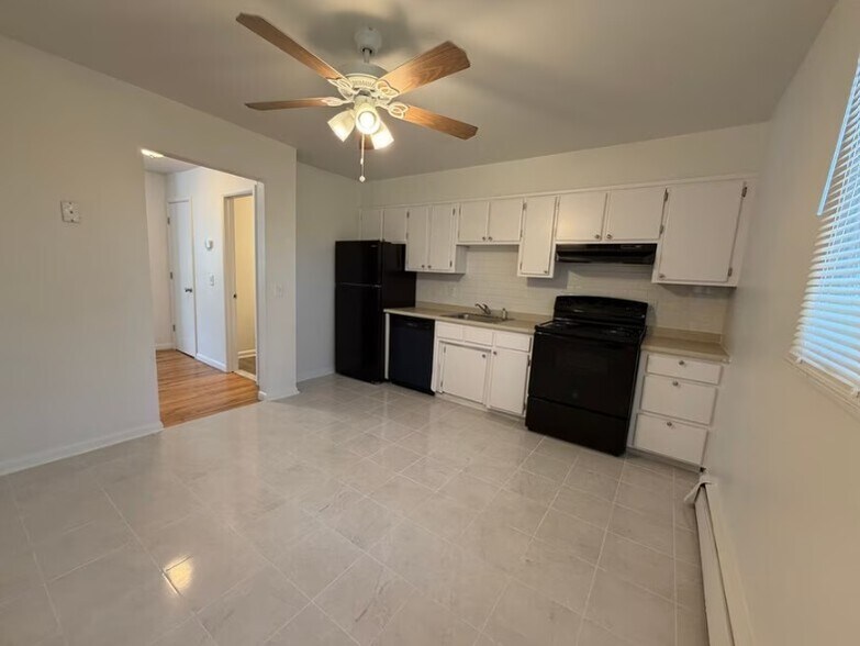 Building Photo - 12 Arbor Hill Dr