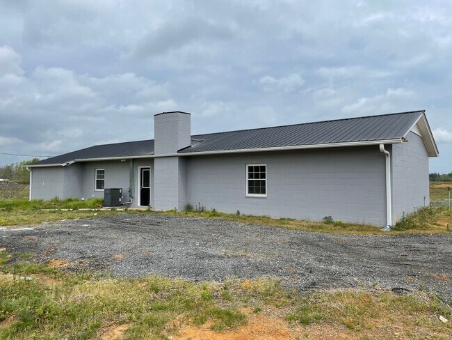 Building Photo - 3 BED, 3 FULL BATH HOME LOCATED IN DENTON!