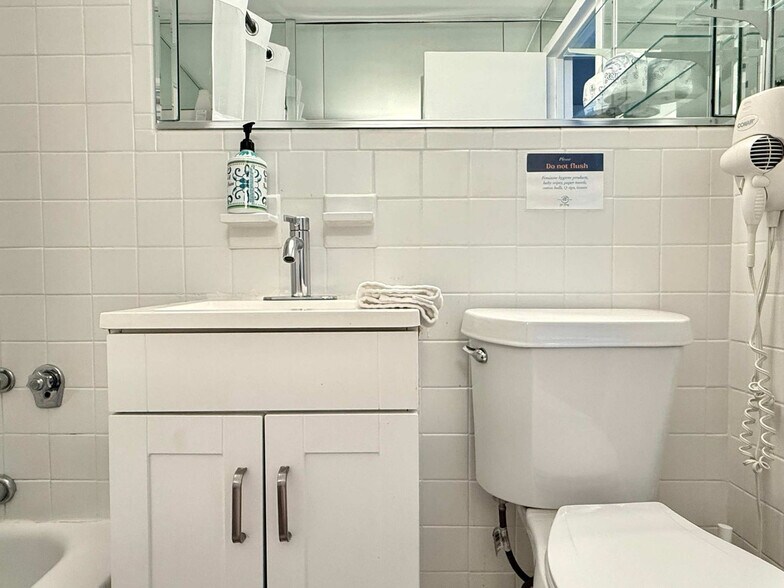 Building Photo - 215 Piedmont Ave NE