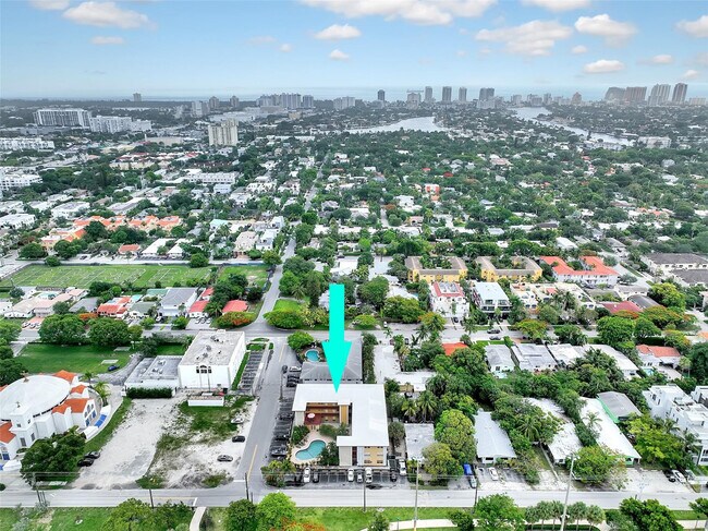 Building Photo - 744 NE 14th Ave