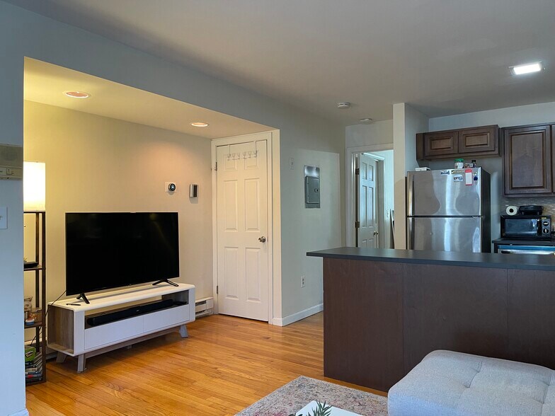 Building Photo - 12 Millmont St