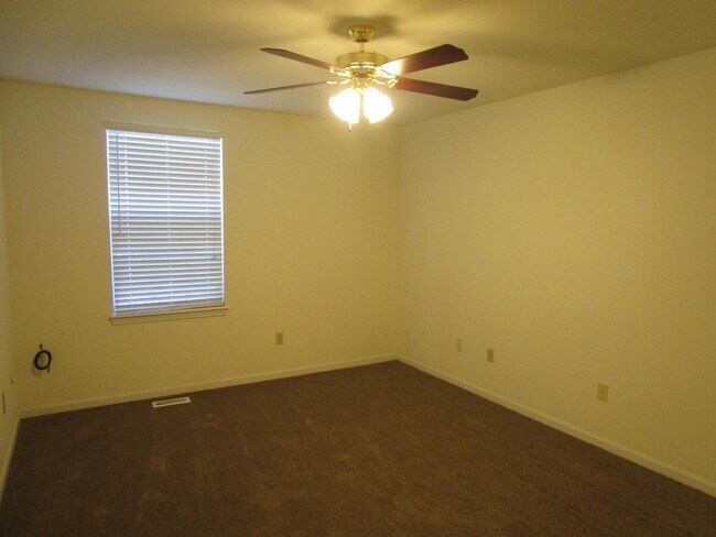 Building Photo - 2412 Calder Ct