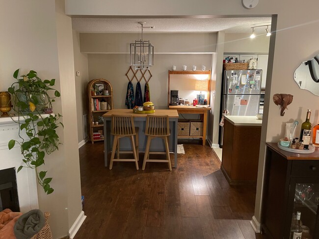 Kitchen and dinning area - 257 Cobblestone Trl