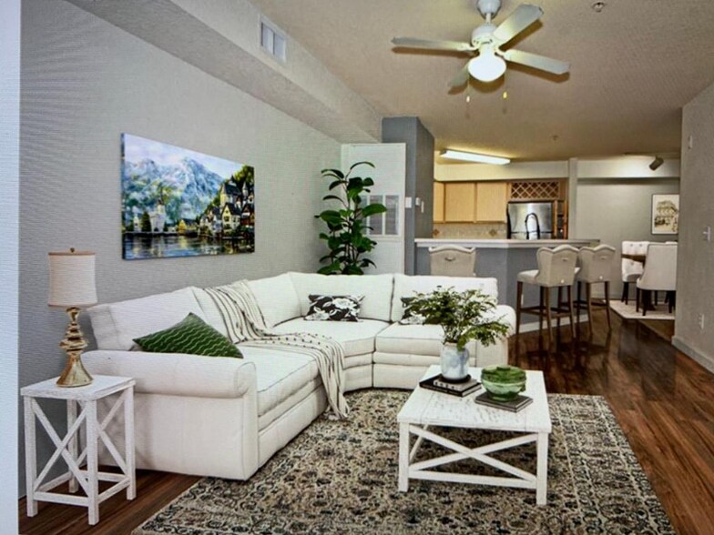 Building Photo - 832 Camargo Way