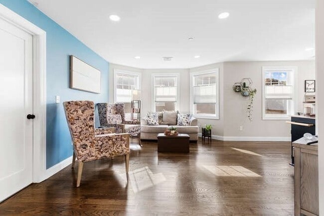 Building Photo - 22 Victor St