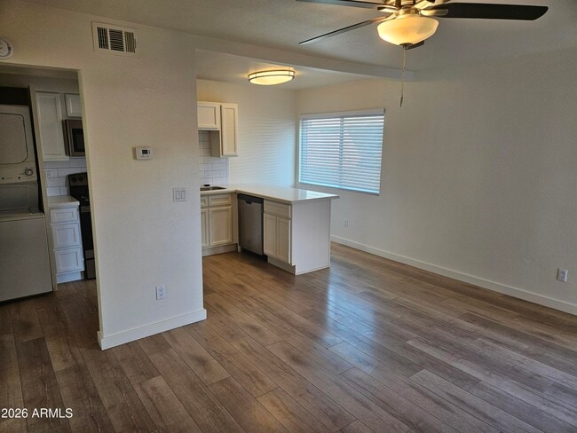 Building Photo - 1330 E Highland Ave