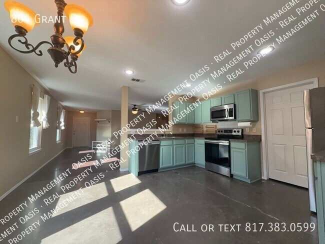 Building Photo - 804 Grant St