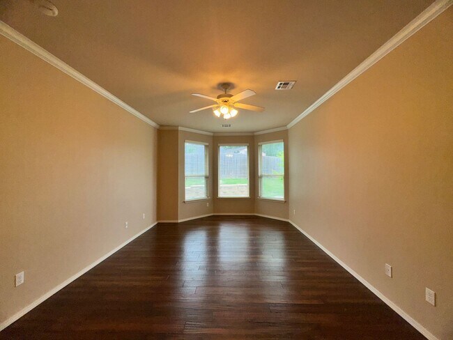 Building Photo - 3 Bed 2 Bath in Edmond!