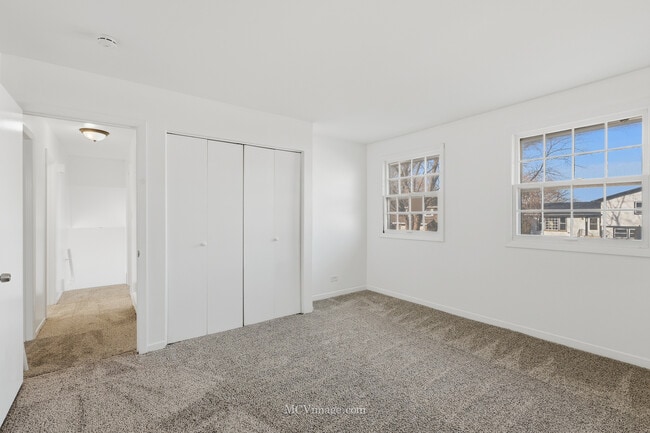 Building Photo - 3317 Birchwood Dr