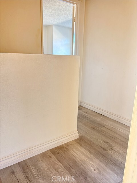 Building Photo - 331 S New Ave