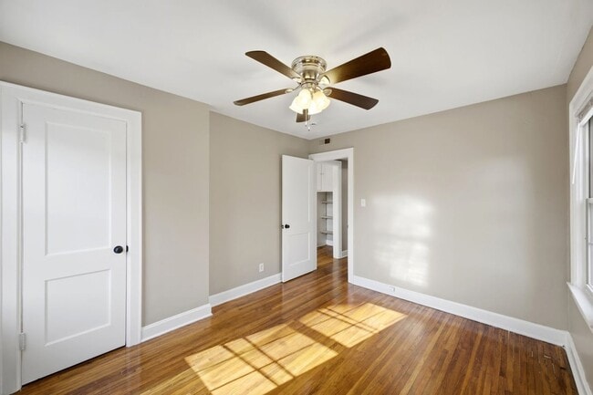 Building Photo - 25 W Tulane Rd