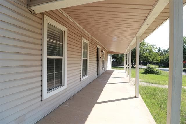 Building Photo - 1065 W Pecan St