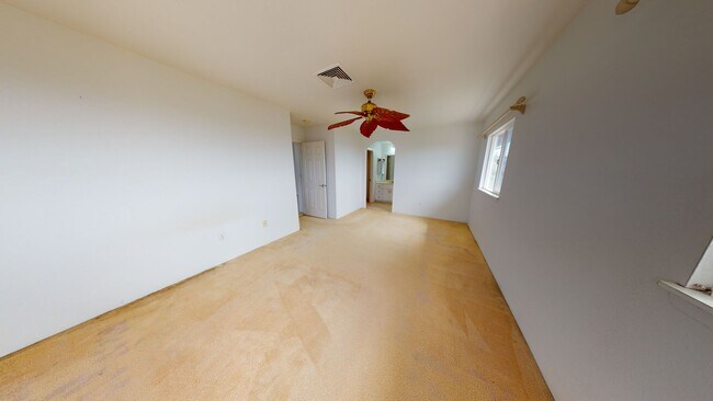 Building Photo - Spacious 3Bd/2.5Ba Single-Family Home in M...