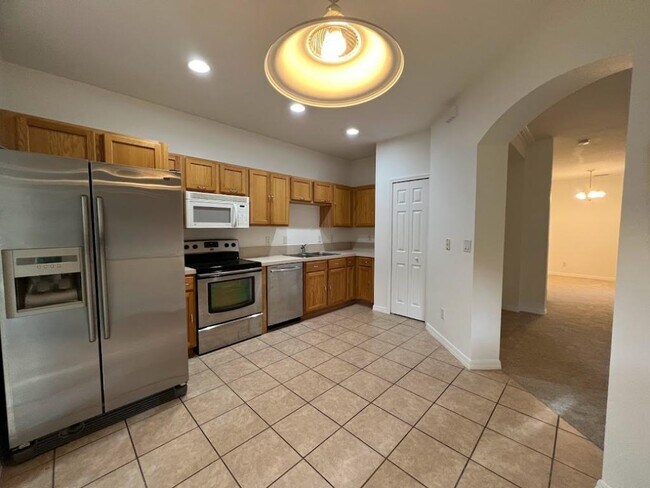 Building Photo - 9634 Roundstone Cir