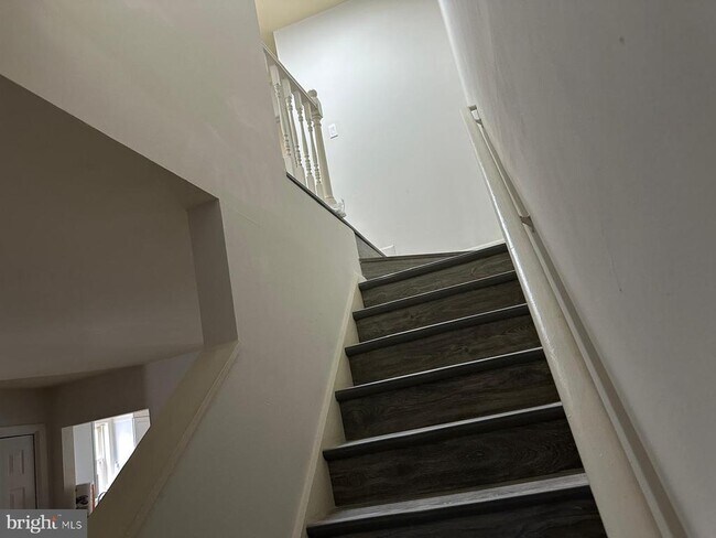 Building Photo - 241 Merrbaugh Dr