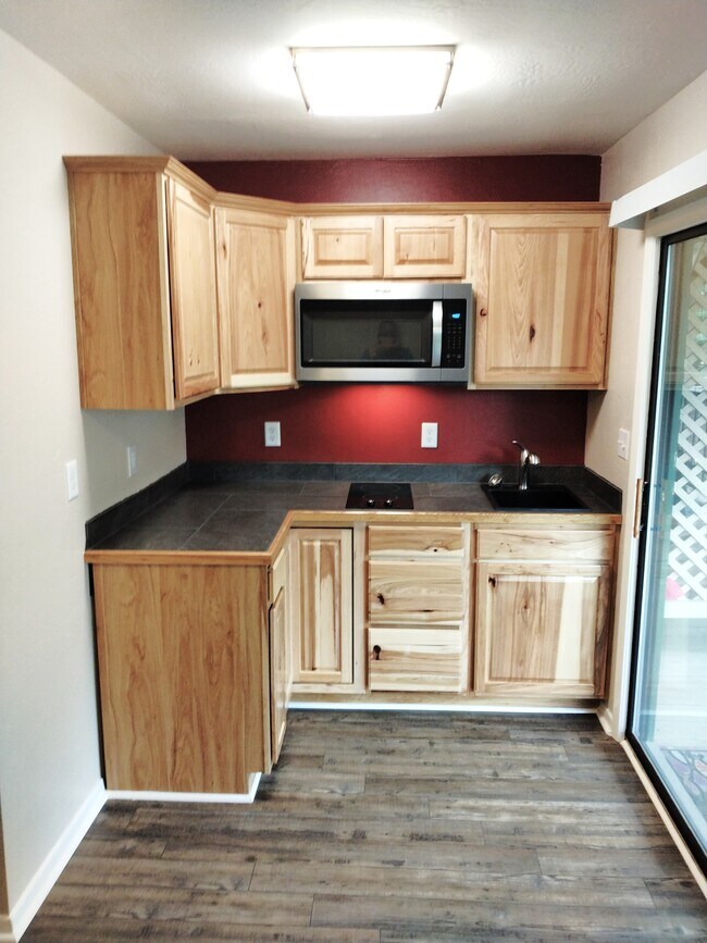 Primary Photo - 160 Whitney Blvd