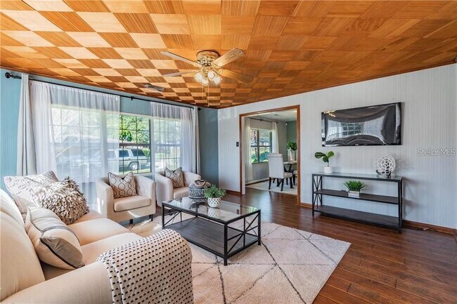 Building Photo - 5418 Riverhills Dr