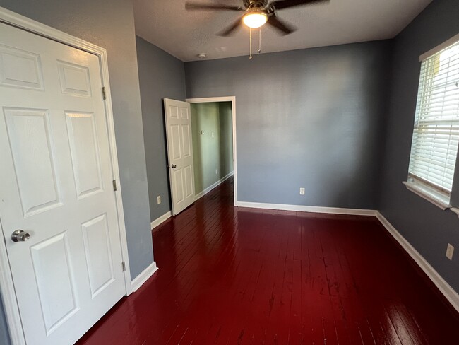 Building Photo - 3030 Toulouse St