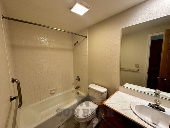 Building Photo - 2 Bedroom Condo with garage in McCloud! Wa...