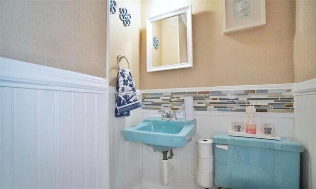 Building Photo - 21 Amador St