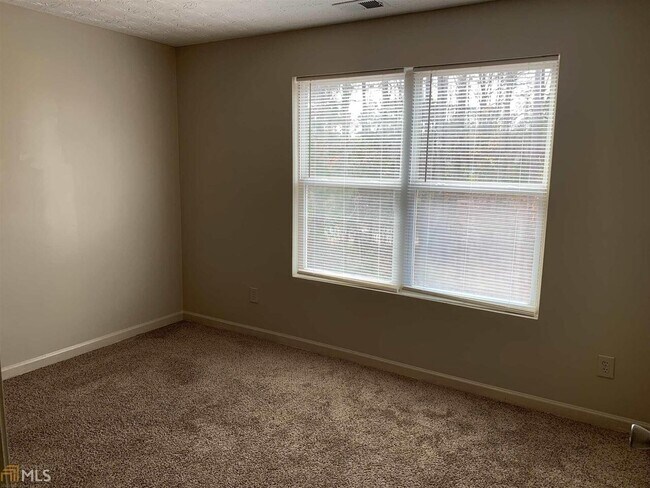 Building Photo - 9202 Fairington Ridge Cir