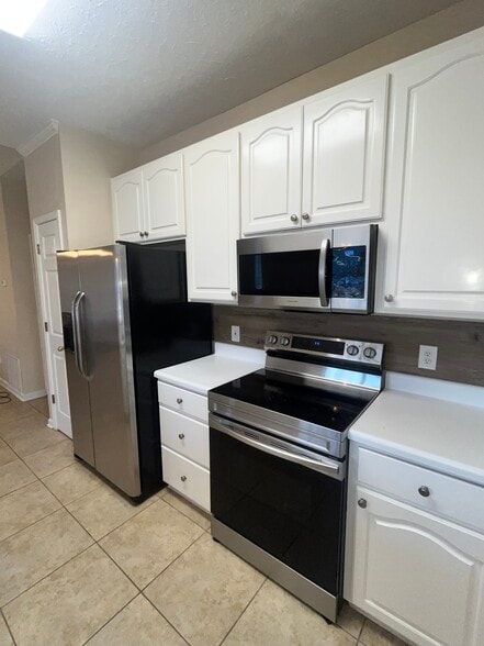 Building Photo - 6214 E Azalea Ave