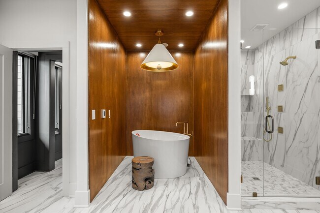 Building Photo - 601 S 9th St