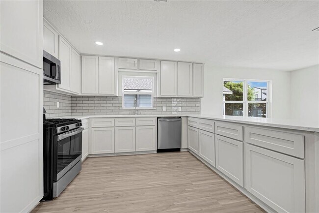 Building Photo - 3910 Cetti St
