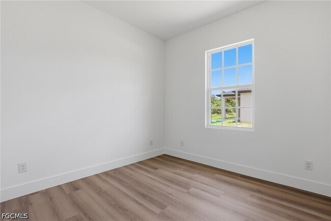 Building Photo - 4708 27th St SW