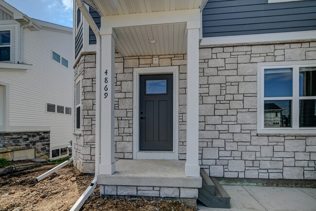 Building Photo - 4877 Lacy Rd