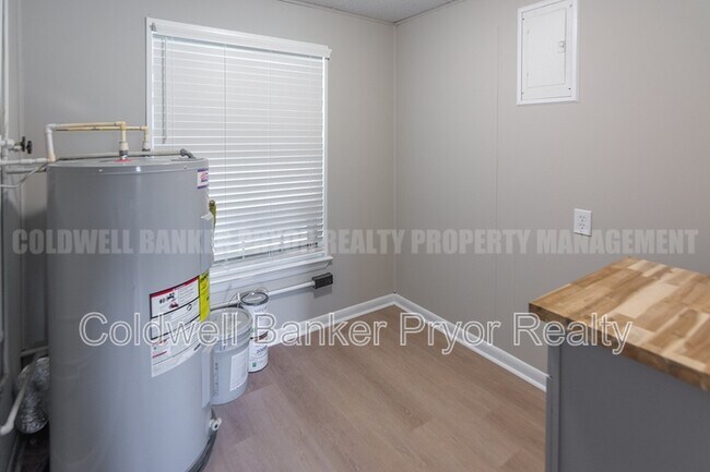 Building Photo - 136 Hickey Cir