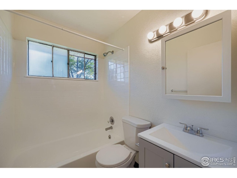 Building Photo - 730 32nd St