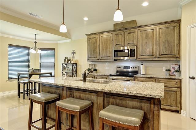 Building Photo - 102 Prairie Grass Dr