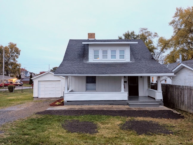 Building Photo - 1320 20th Ave