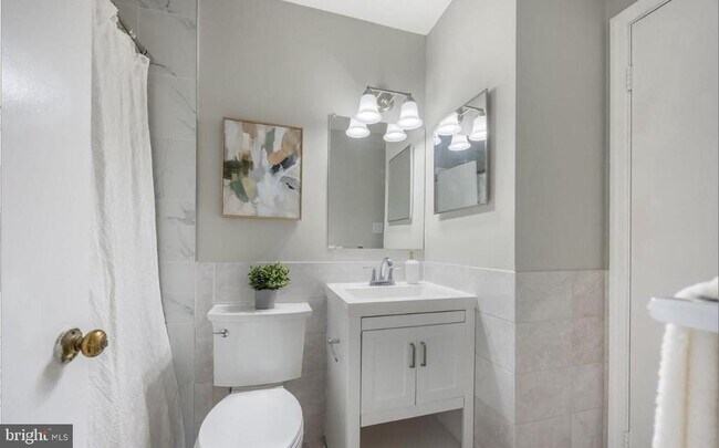 Building Photo - 5822 Burke Manor Ct