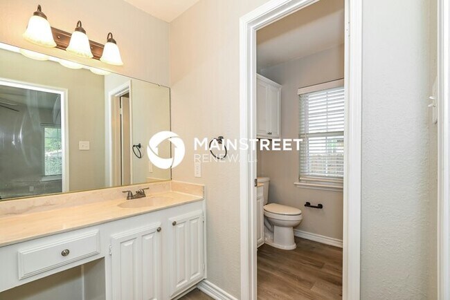 Building Photo - 3 Bedroom Pet-Friendly Home in Glenn Heights, TX with Main Street Renewal