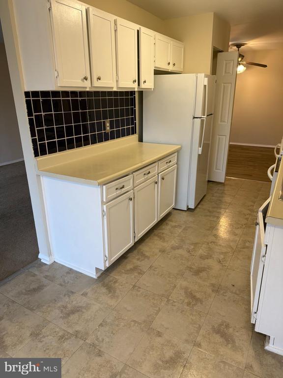 Building Photo - 418 Girard St