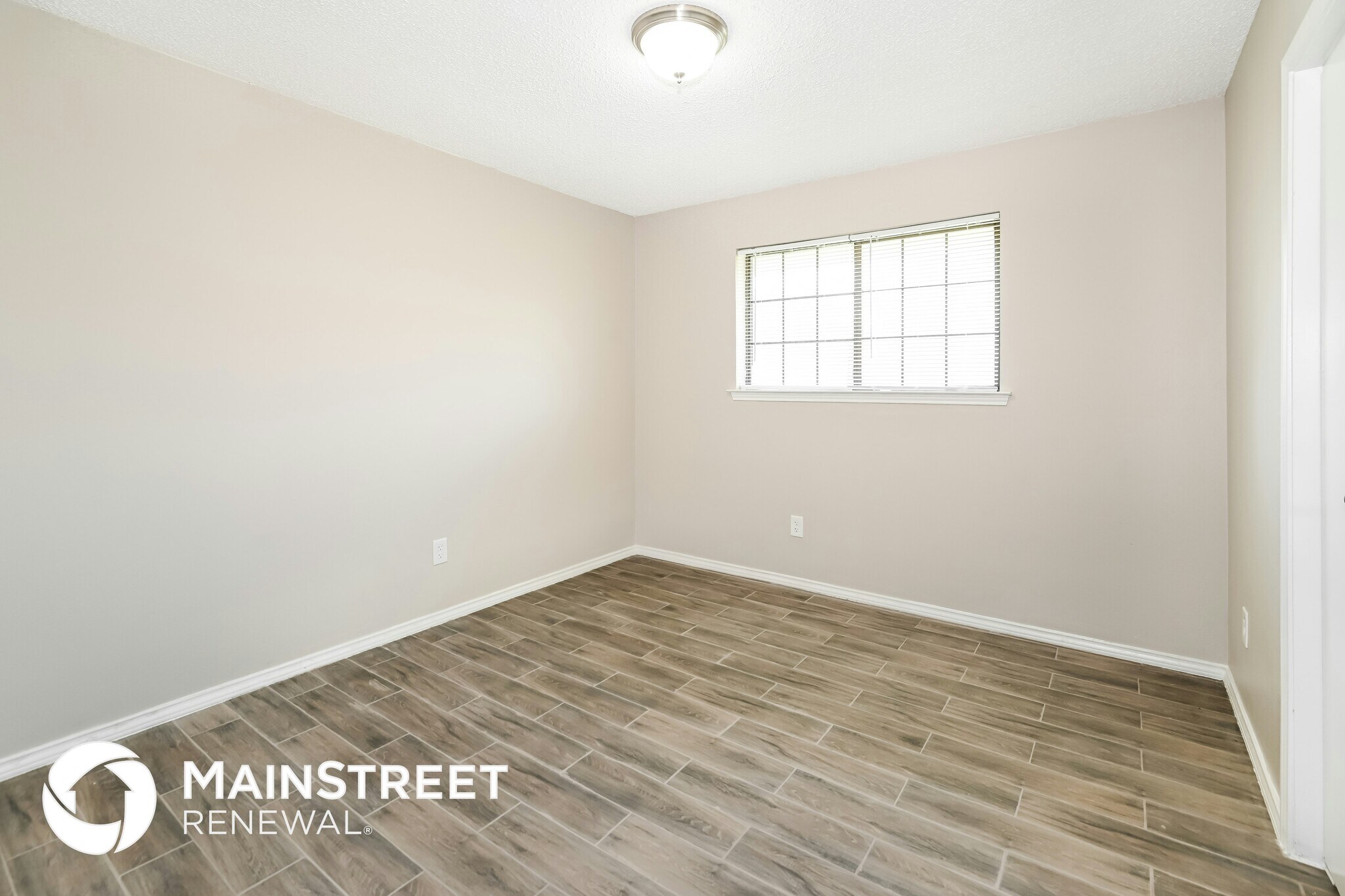 Building Photo - 1028 Eastridge Cir