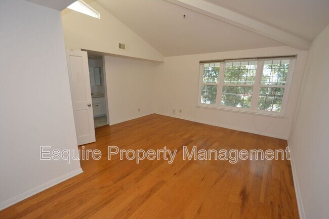 Building Photo - 2847 Harbor Blvd