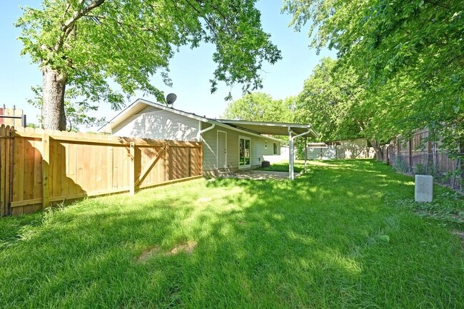 Building Photo - 6600 Bluestone St