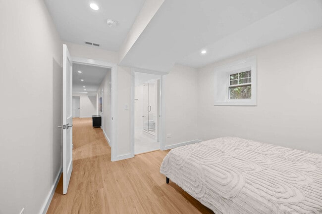 Building Photo - 4437 N Whipple St