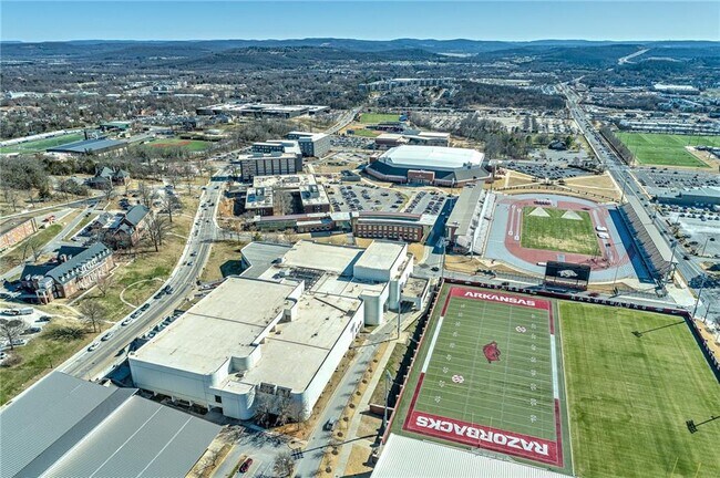 Building Photo - 1935 W Stone St
