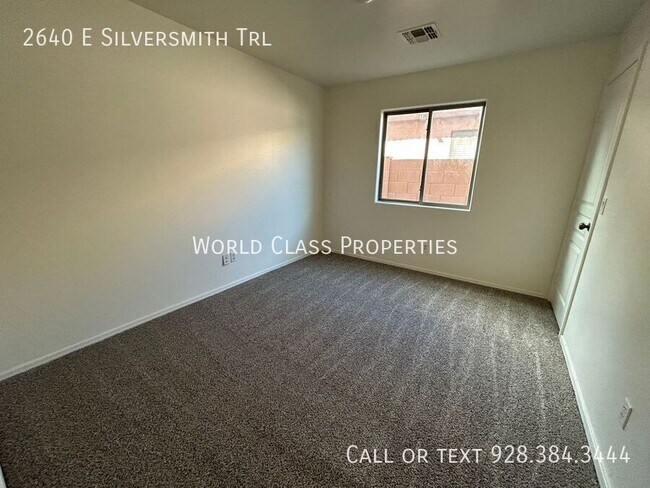 Building Photo - 2640 E Silversmith Trail