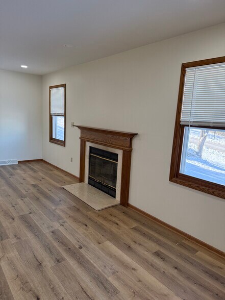 Living Room - 440 Hi View Dr