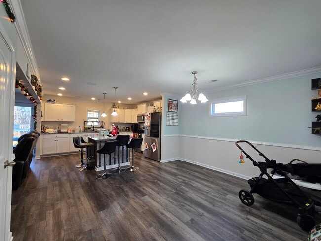 Building Photo - 335 Niblick Dr