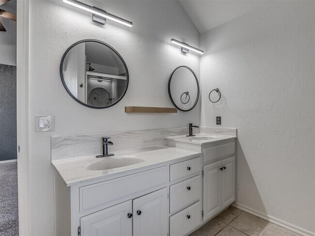 Building Photo - 3028 Weymouth Way